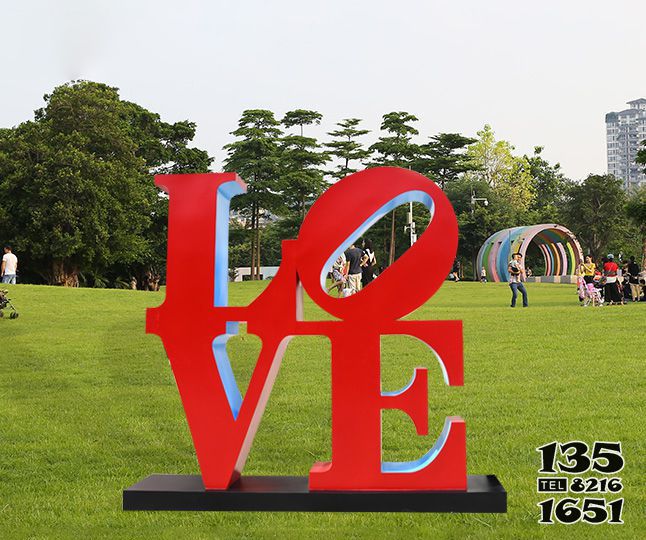 LOVE雕塑-公園里擺放的不銹鋼創意LOVE雕塑