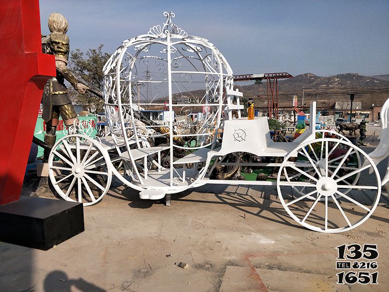 馬車雕塑-公園商場景區白色烤漆不銹鋼馬車雕塑