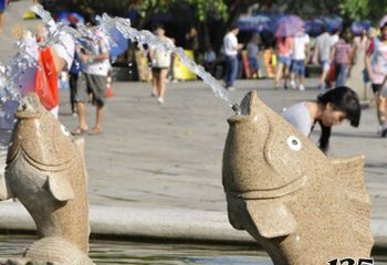 噴水雕塑-公園擺放的鯉魚(yú)花崗石石雕創(chuàng)意噴水雕塑