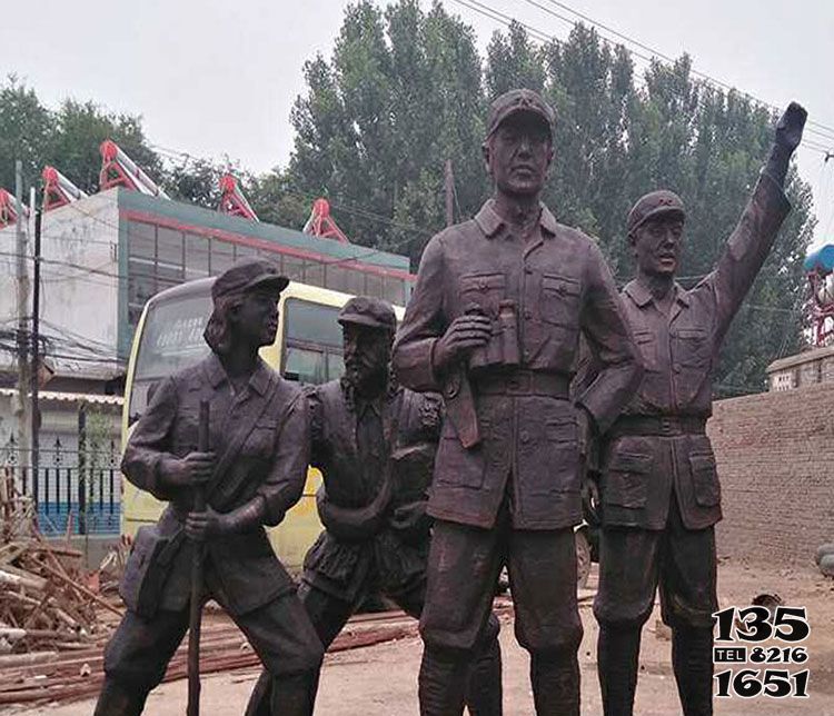 八路軍雕塑-景區園林玻璃鋼仿銅創意看遠方的八路軍雕塑高清圖片