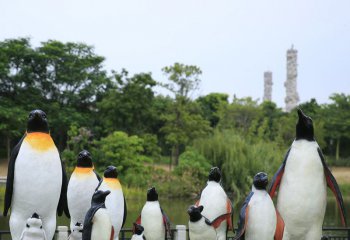 企鵝雕塑-庭院酒店流水仿真動(dòng)物玻璃鋼企鵝雕塑