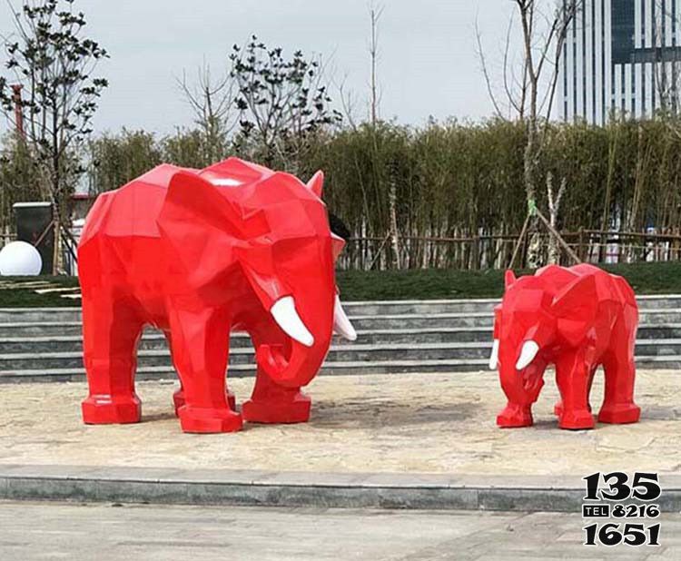 大象雕塑-公園景區大象景觀玻璃鋼彩繪紅色幾何大象雕塑高清圖片