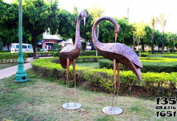 仙鶴雕塑-戶(hù)外公園不銹鋼噴漆園林景觀(guān)裝飾品仙鶴雕塑