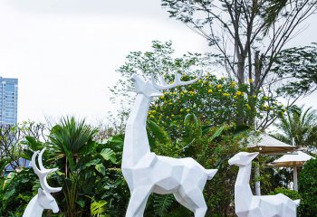 梅花鹿雕塑-公園玻璃鋼樹(shù)脂幾何白色梅花鹿雕塑