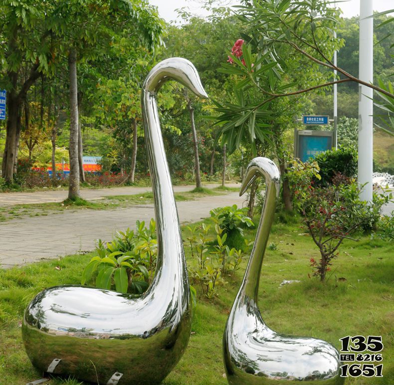 天鵝雕塑-公園廣場鏡面不銹鋼抽象藝術(shù)個(gè)性仿天鵝雕塑高清圖片