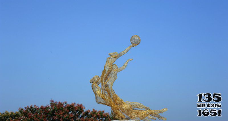 籃球雕塑-鏤空不銹鋼打籃球的女孩公園景觀雕塑高清圖片