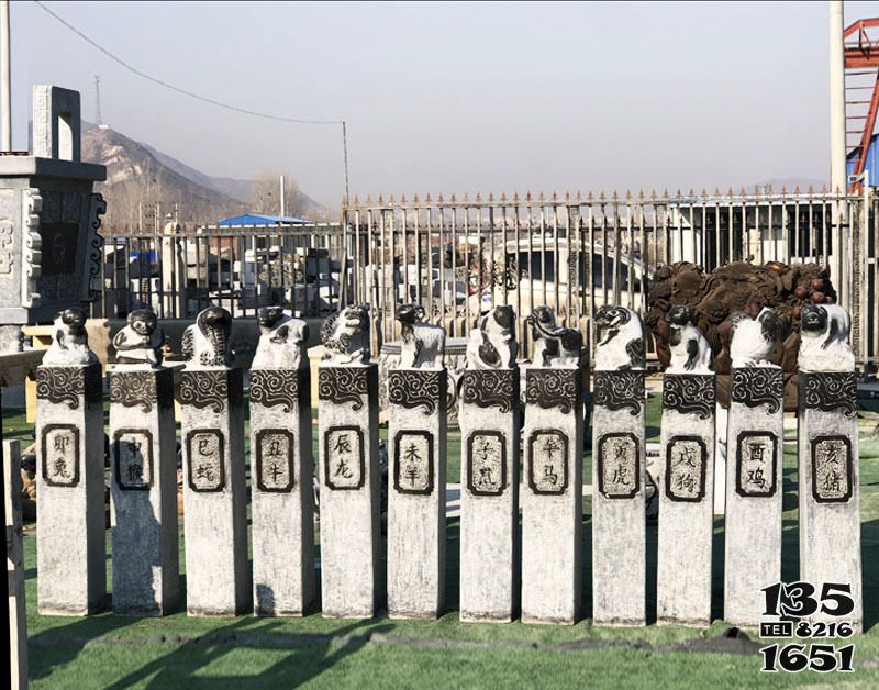 拴馬柱雕塑-公園廣場擺放大理石十二生肖動物拴馬柱擺件高清圖片