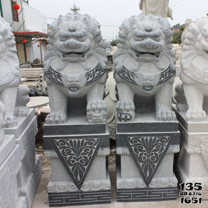 獅子雕塑-庭院青石一對(duì)石雕大型動(dòng)物獅子雕塑高清圖片