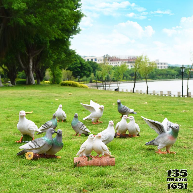 鴿子雕塑-公園戶外景區(qū)創(chuàng)意彩繪仿真玻璃鋼鴿子雕塑高清圖片