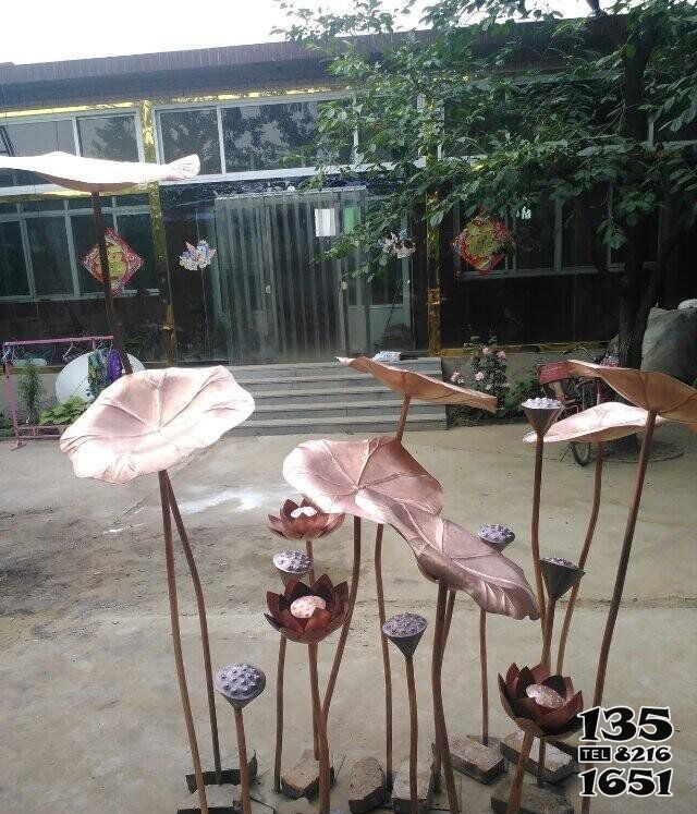 荷花雕塑-公園鍛造荷花荷葉景觀銅雕