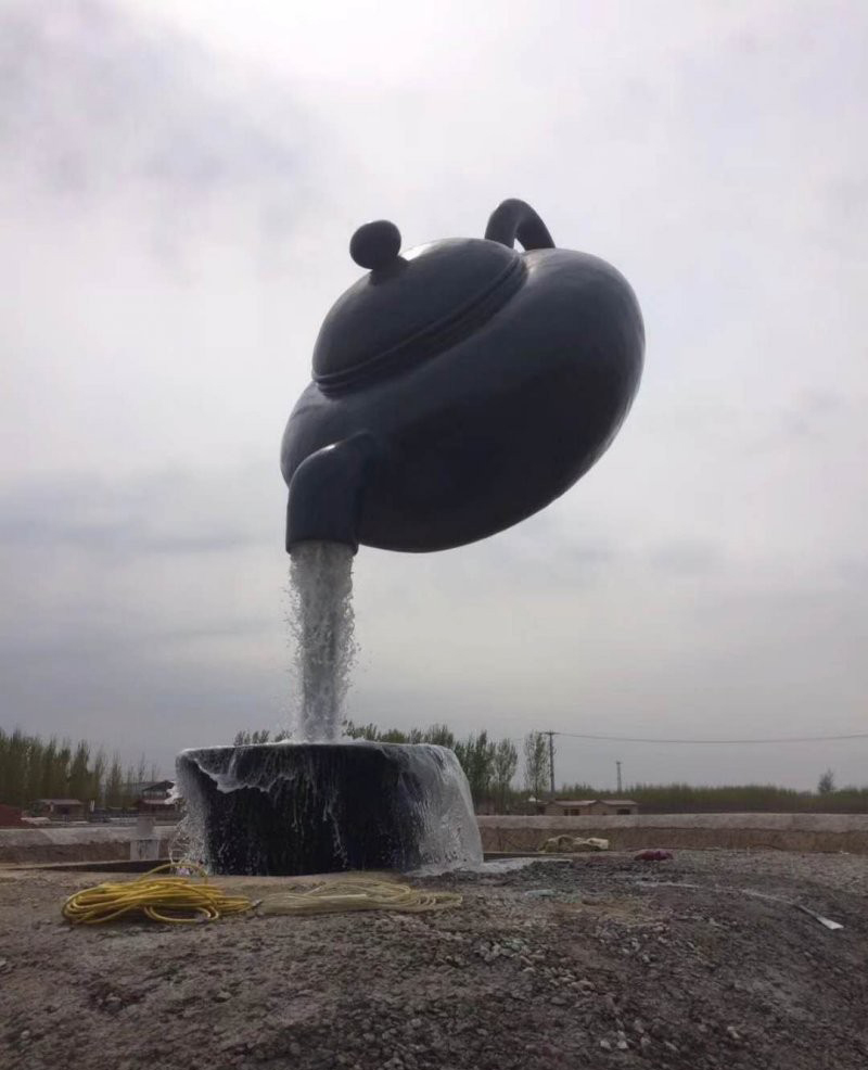 承接新疆流水的茶壺銅雕-流水的茶壺銅雕 公園景觀雕塑高清圖片