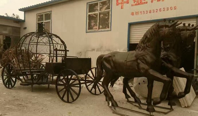 玻璃鋼歐式馬車雕塑-公園玻璃鋼歐式馬車