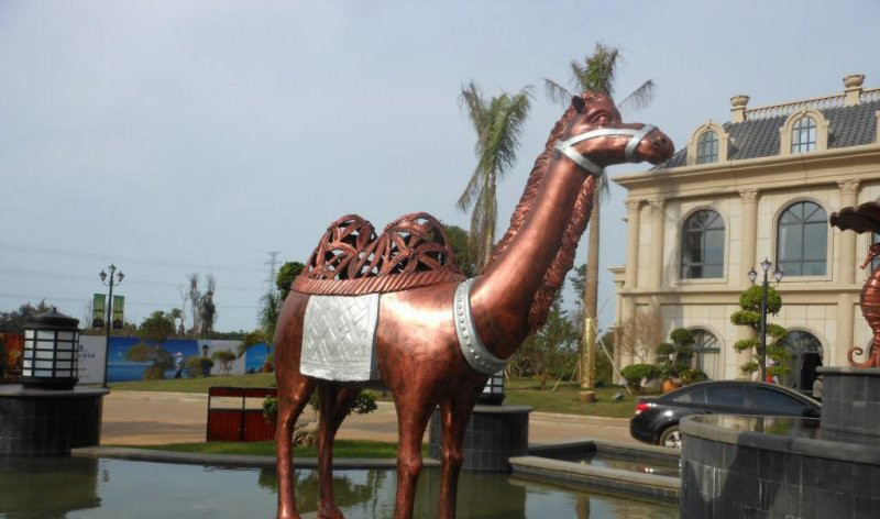 銅雕抽象駱駝-公園小區抽象駱駝銅雕高清圖片