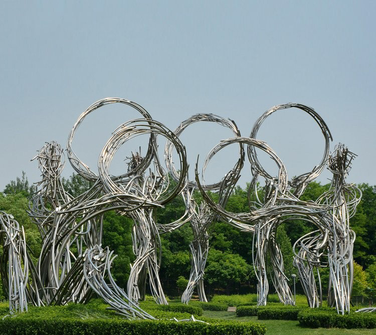 公園不銹鋼抽象人物五環雕塑-公園不銹鋼抽象五環雕塑 不銹鋼抽象人物五環雕塑高清圖片